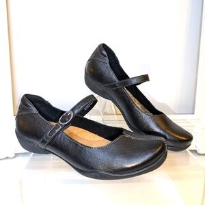 Taos Ta Dah Mary Jane Black Leather Women’s Size 8